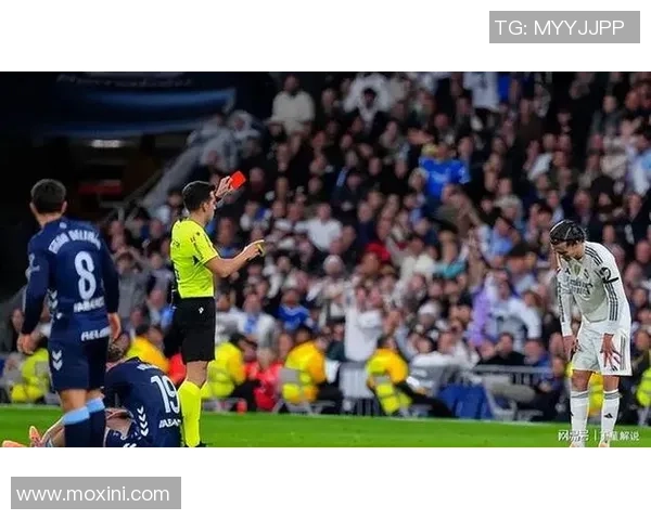 西甲激战：那不勒斯小胜莱比锡红牌争议引发全场热议