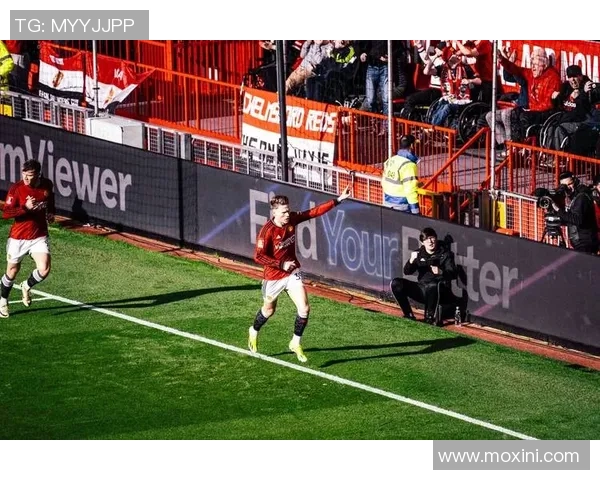 足总杯激战:AC米兰与利物浦鏖战成平局乌龙球瞬间引发全场热议